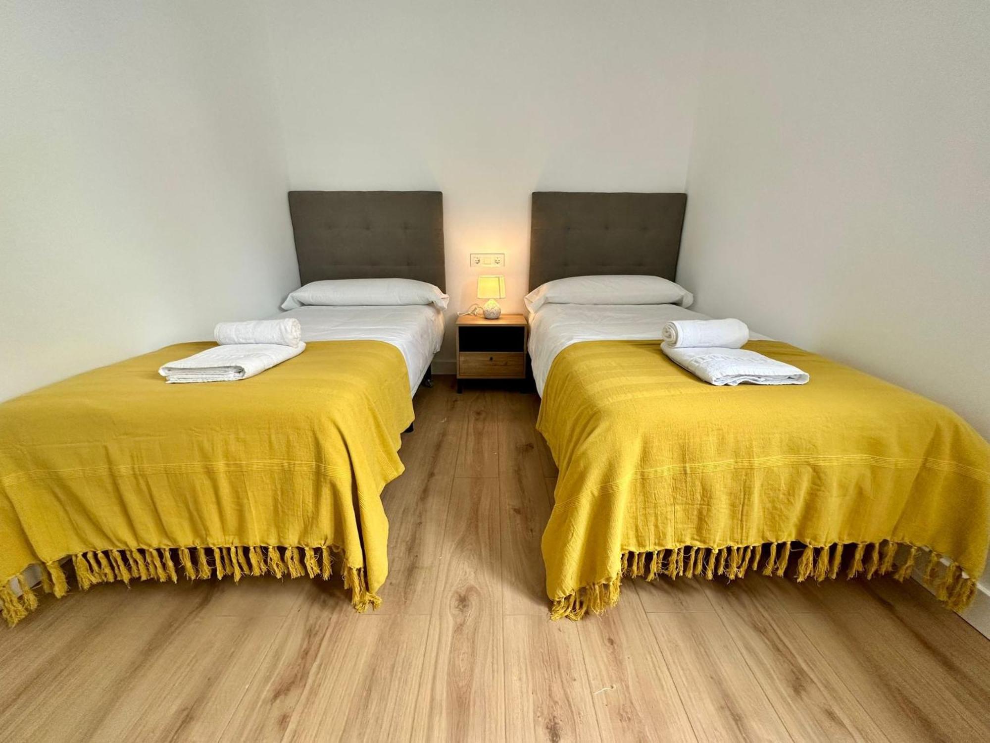 Apartamentos La Muralla Grupo Ac Gestion 加的斯 外观 照片