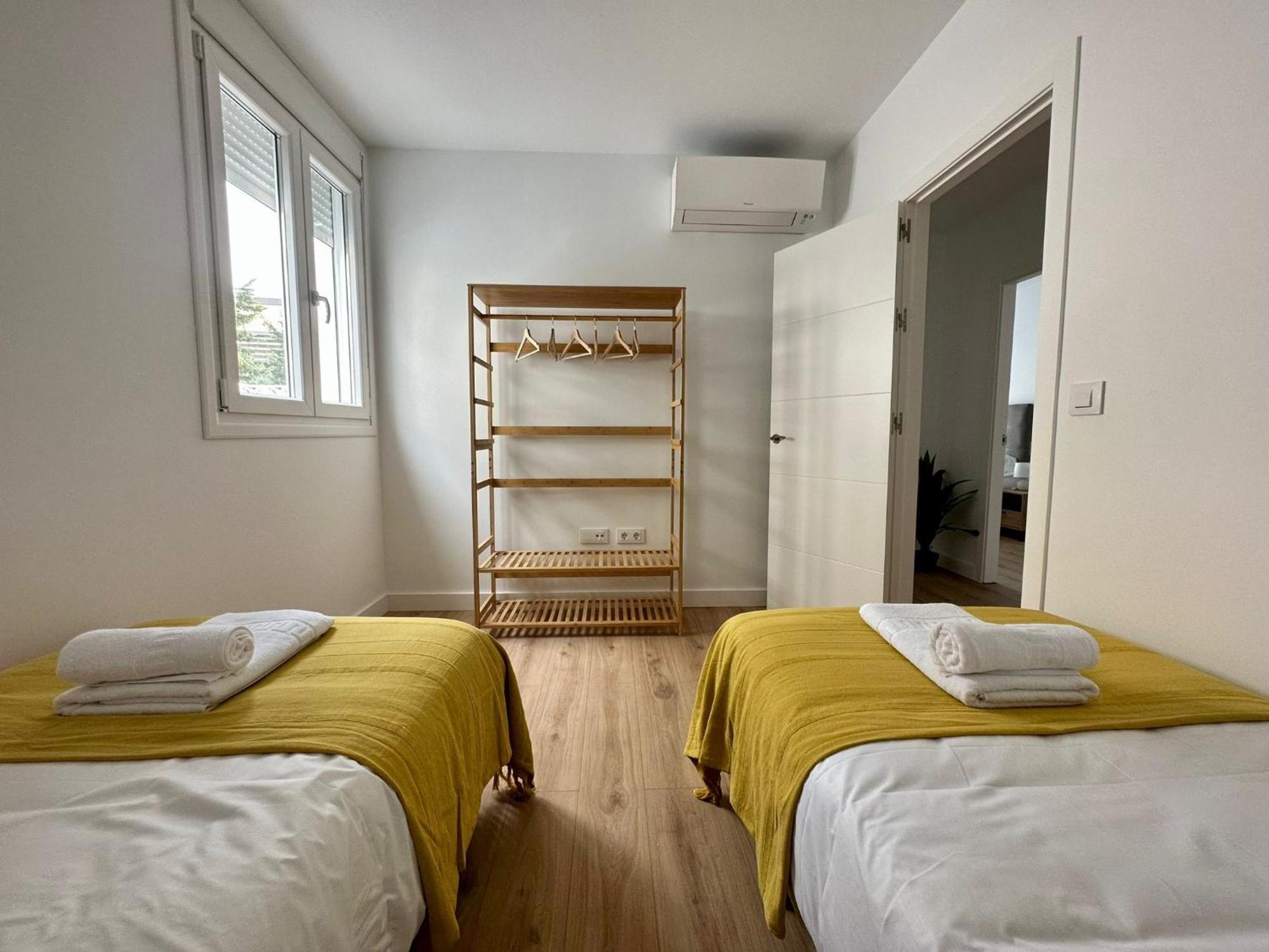 Apartamentos La Muralla Grupo Ac Gestion 加的斯 外观 照片