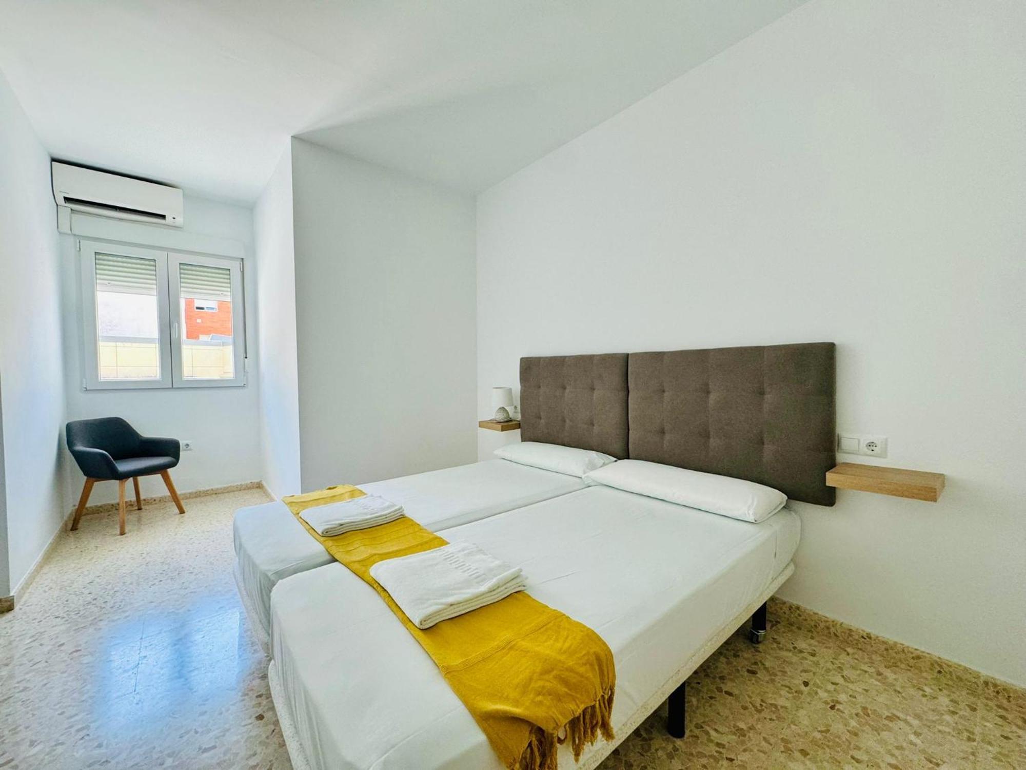 Apartamentos La Muralla Grupo Ac Gestion 加的斯 外观 照片